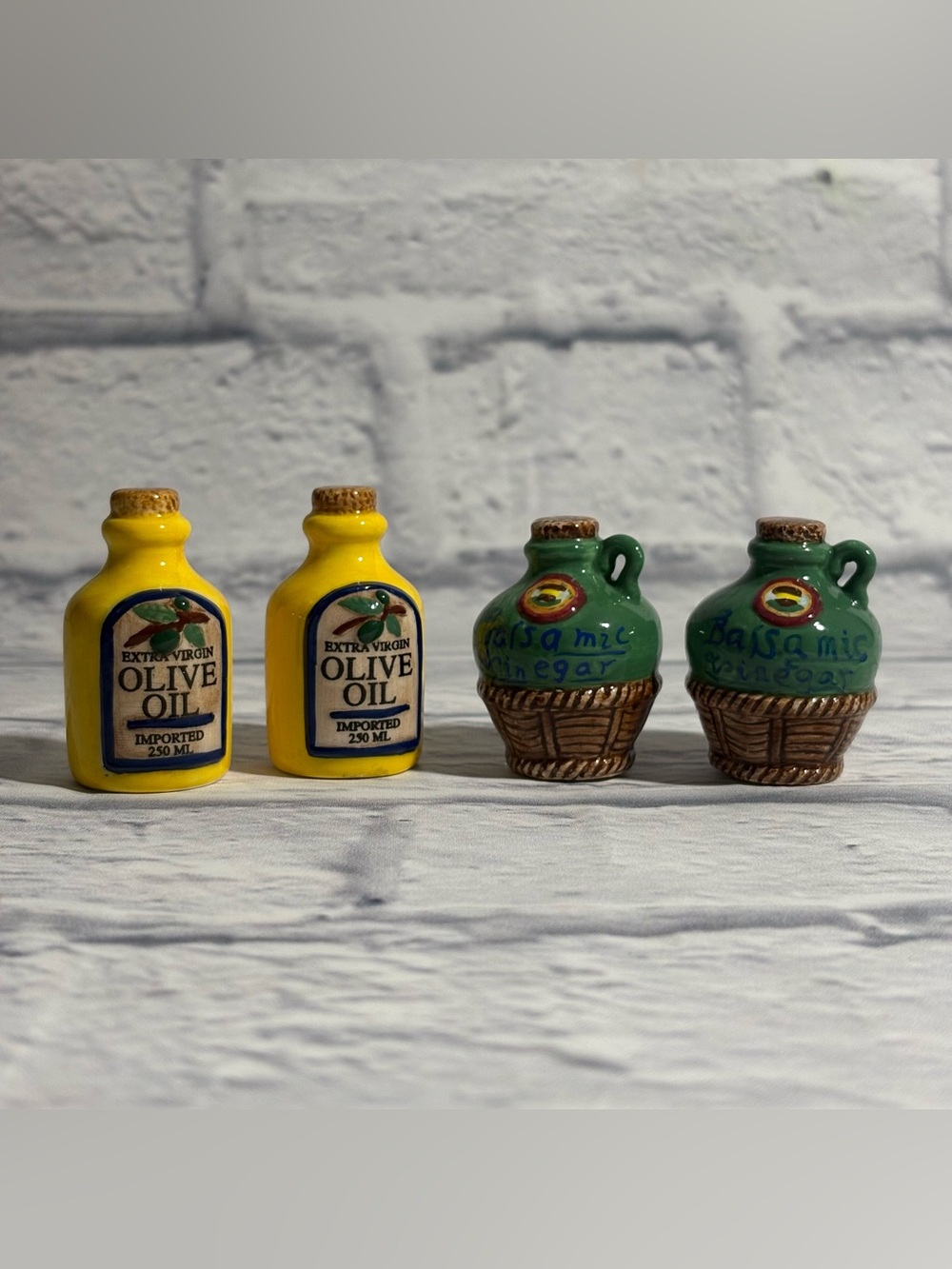 Vintage 1997 Boston Warehouse mini salt and pepper shakers (4 count)